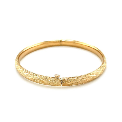 14k Yellow Gold Diamond Cut Design Dome Motif Childrens Bangle (5.50 mm) 